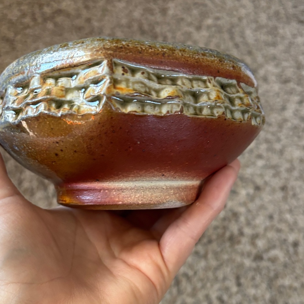 JT pottery Ceramic Bowl with Earthy Tones - Picture 4 of 7